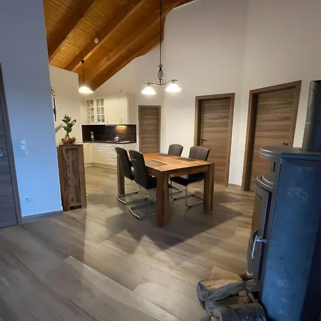 Ferien-schindeldorf * Stromberg (Hunsrueck)